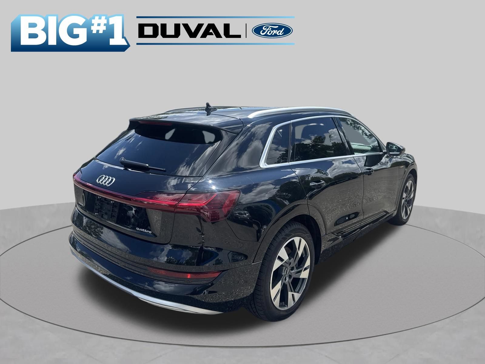 Used 2022 Audi e-tron Premium Plus AWD/4WD image 4