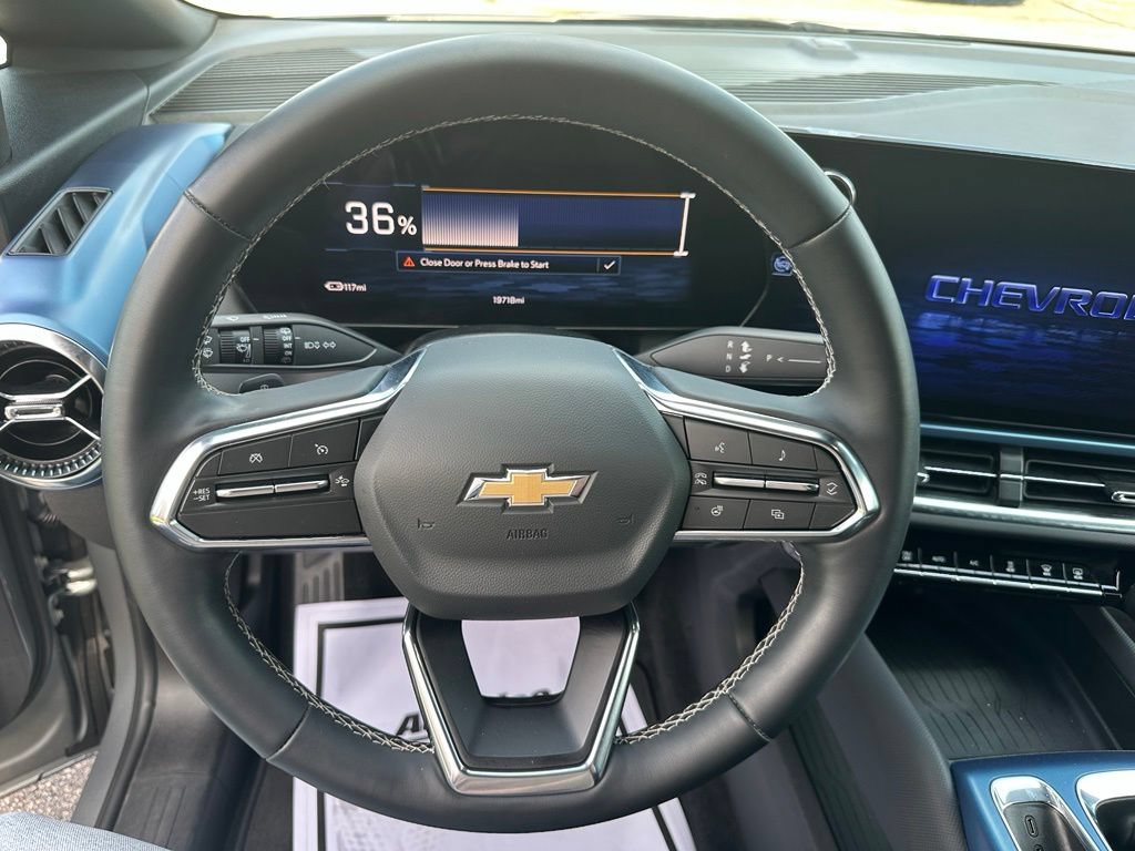 Certified 2024 Chevrolet Equinox EV LT FWD image 15