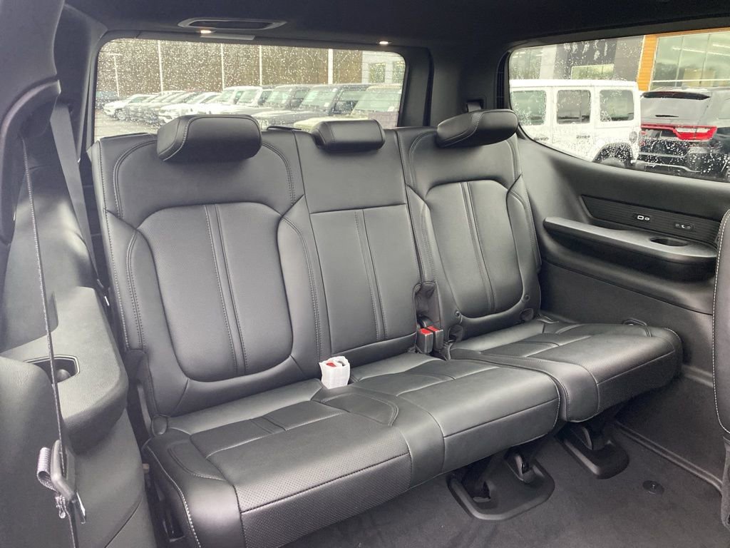 New 2026 Jeep Grand Wagoneer Limited image 16