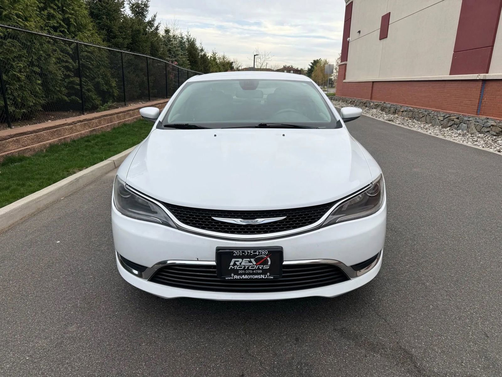 Used 2015 Chrysler 200 Limited w/ Convenience Group image 10