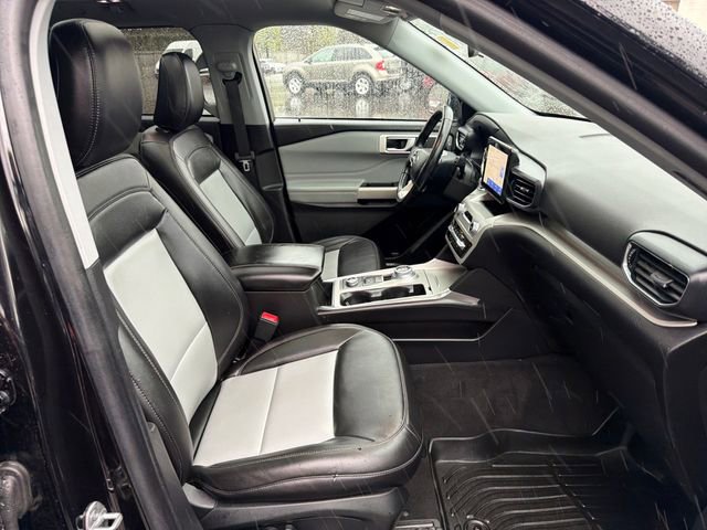 Certified 2022 Ford Explorer XLT w/ Equipment Group 202A AWD/4WD image 14