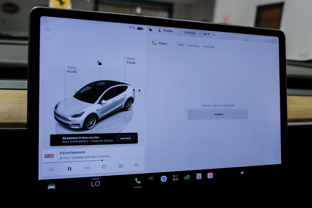 Used 2023 Tesla Model Y Long Range AWD/4WD image 32
