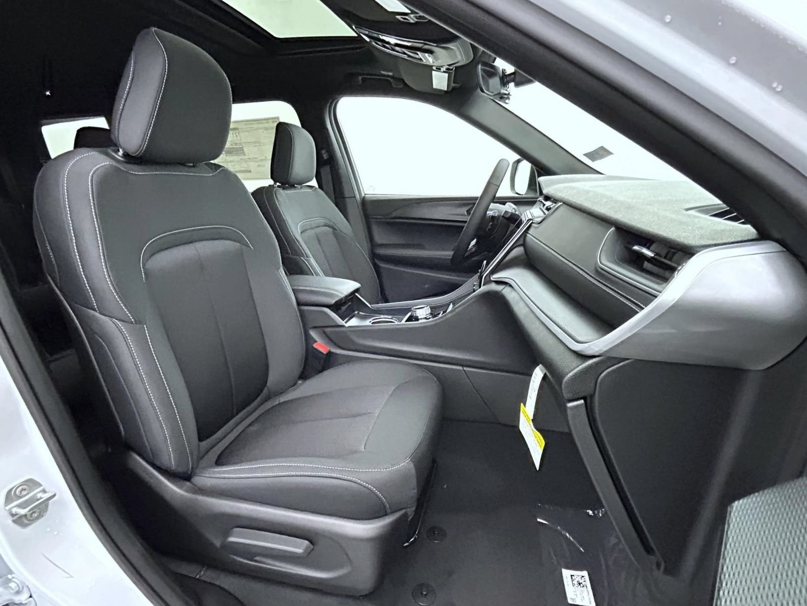 New 2026 Jeep Grand Cherokee L Laredo AWD/4WD image 15