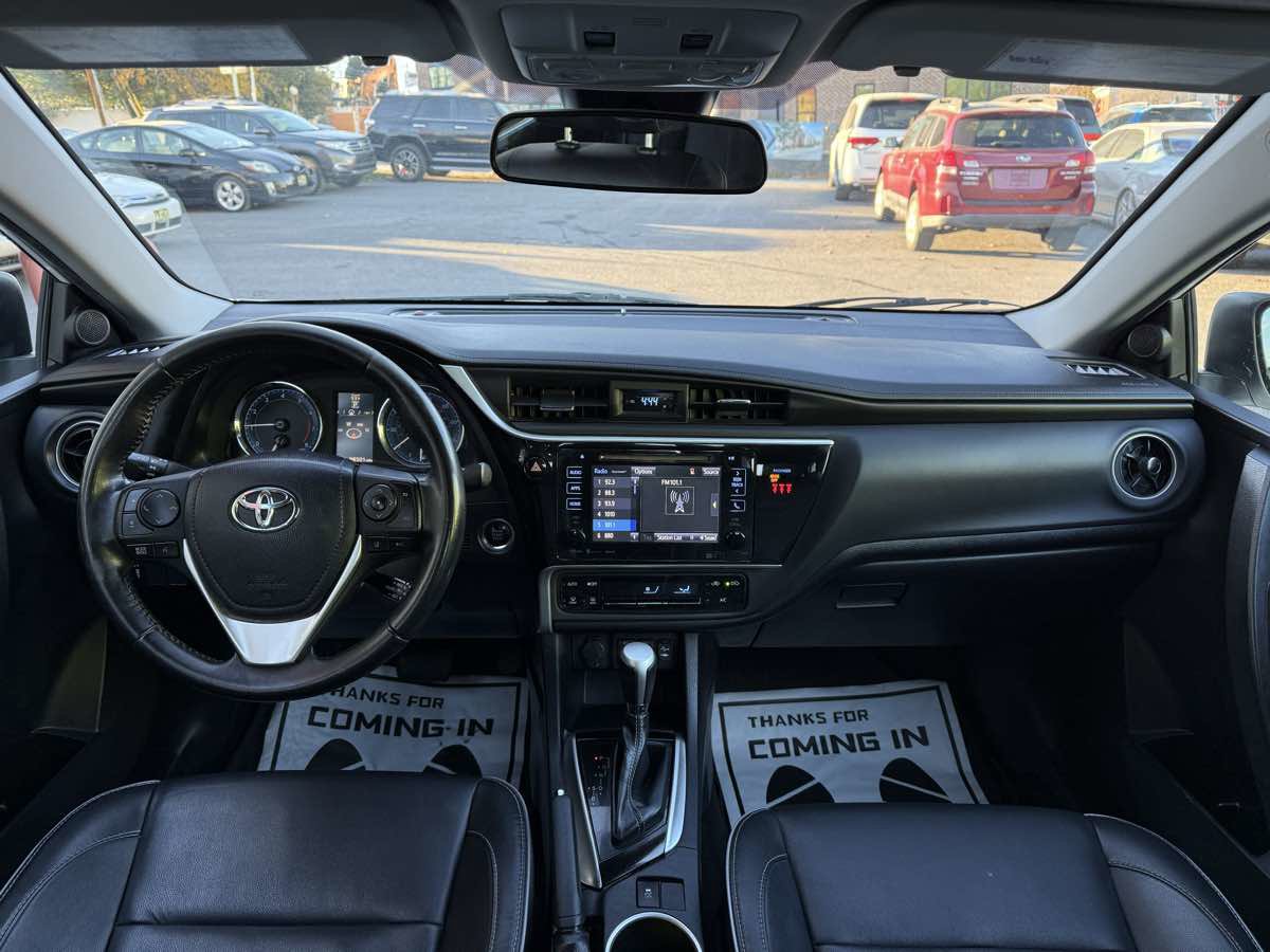 Used 2018 Toyota Corolla XLE image 13