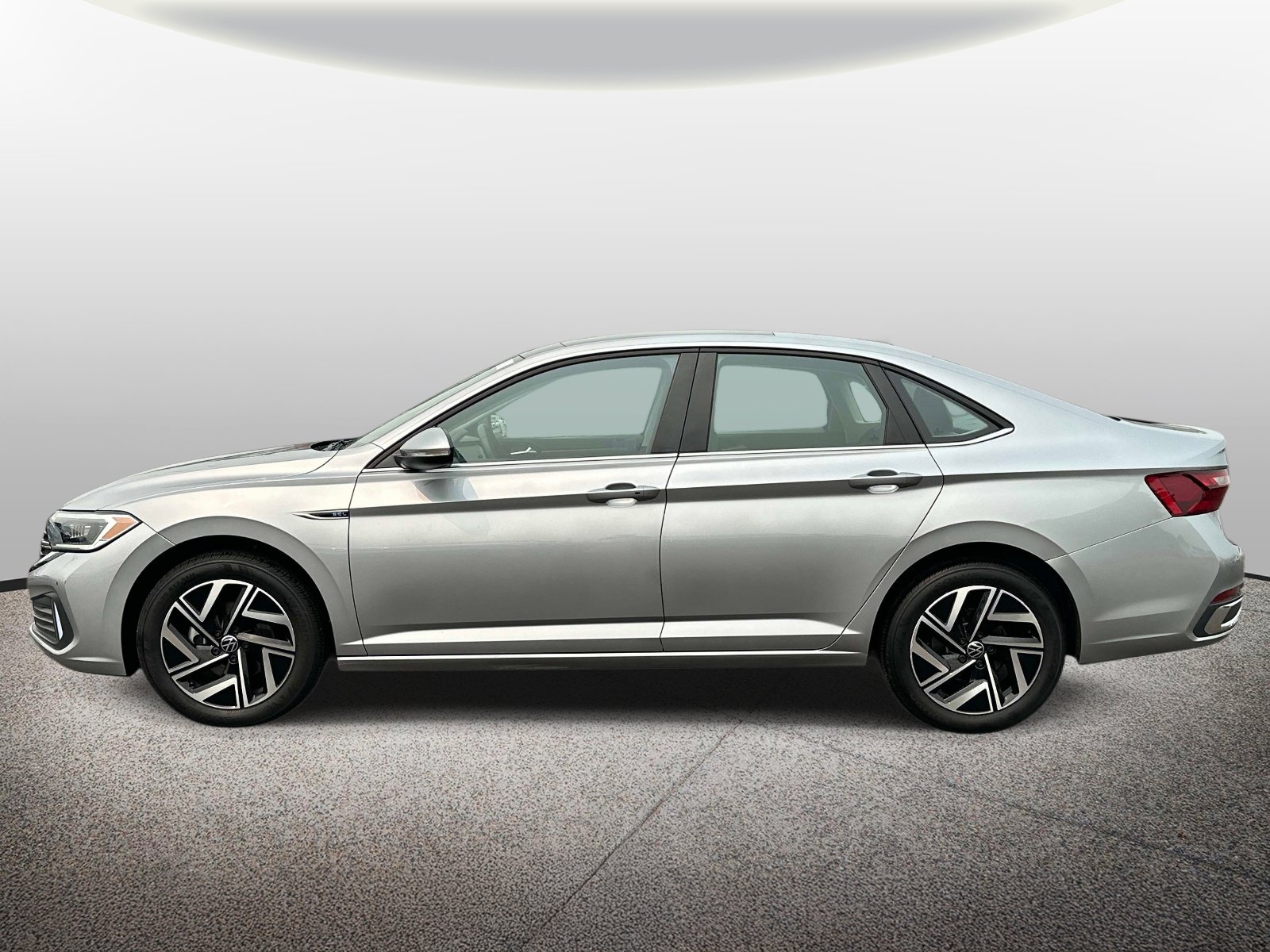Used 2023 Volkswagen Jetta SEL FWD image 2