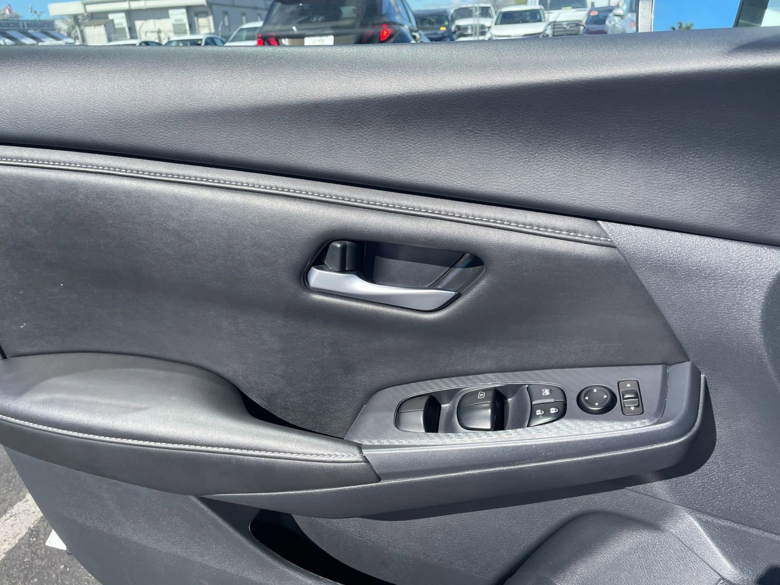 Used 2025 Nissan Sentra SV FWD image 18