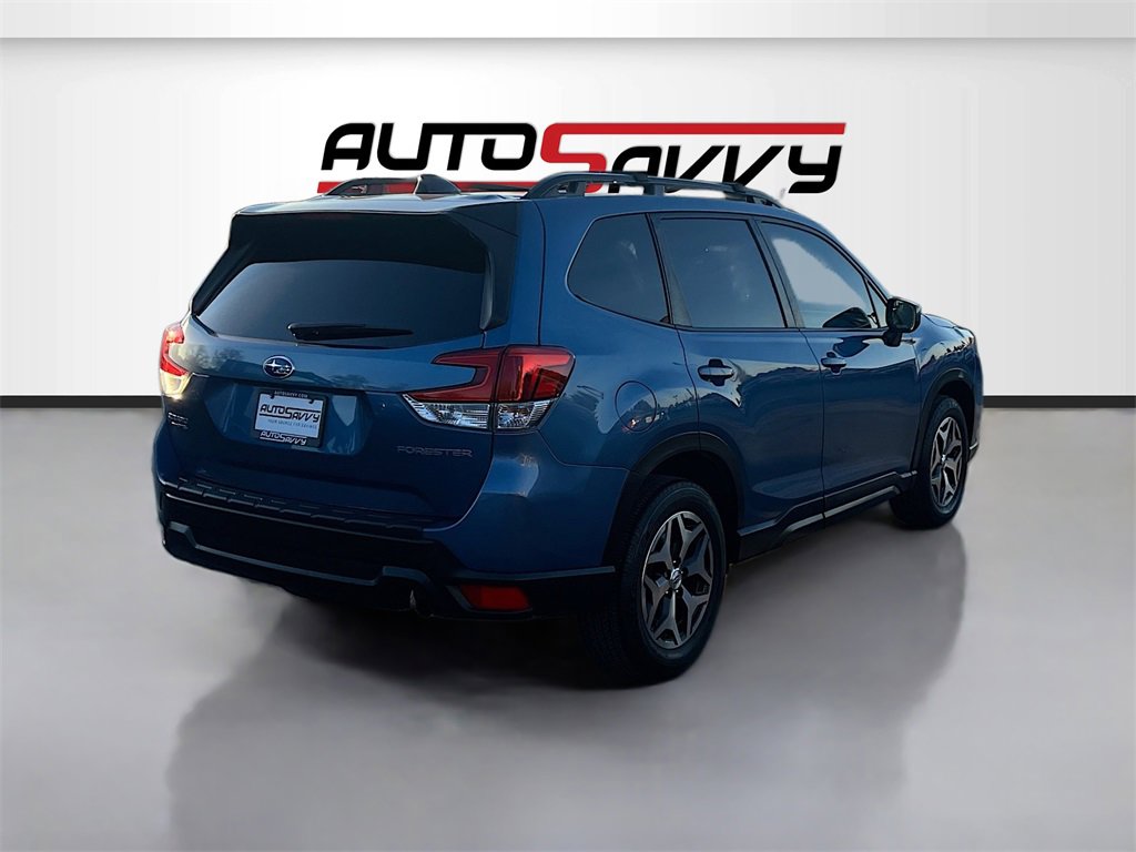 Used 2024 Subaru Forester Premium image 7
