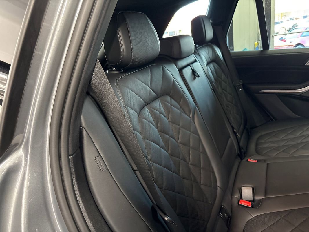 Used 2024 BMW X5 sDrive40i w/ M Sport Package image 42