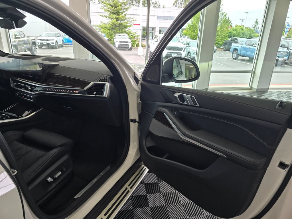 Used 2026 BMW X5 xDrive40i AWD/4WD image 43