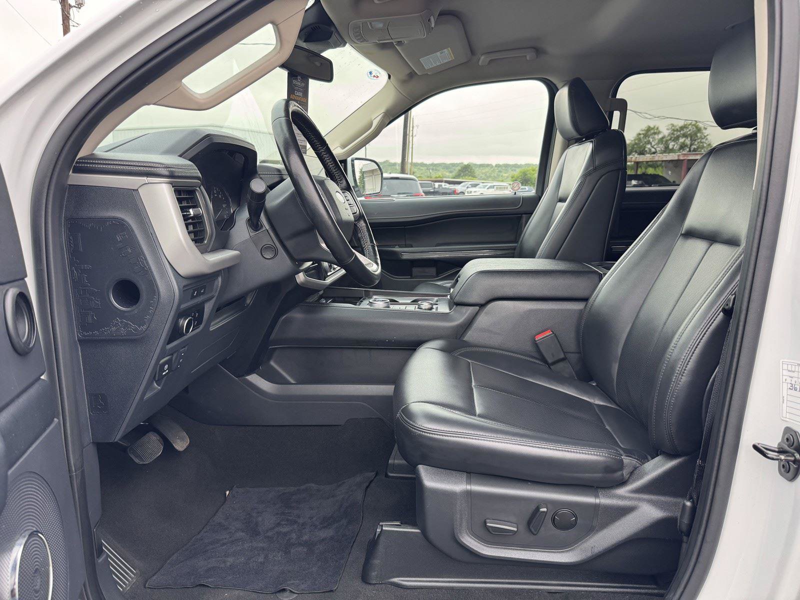 Used 2024 Ford Expedition XLT AWD/4WD image 28