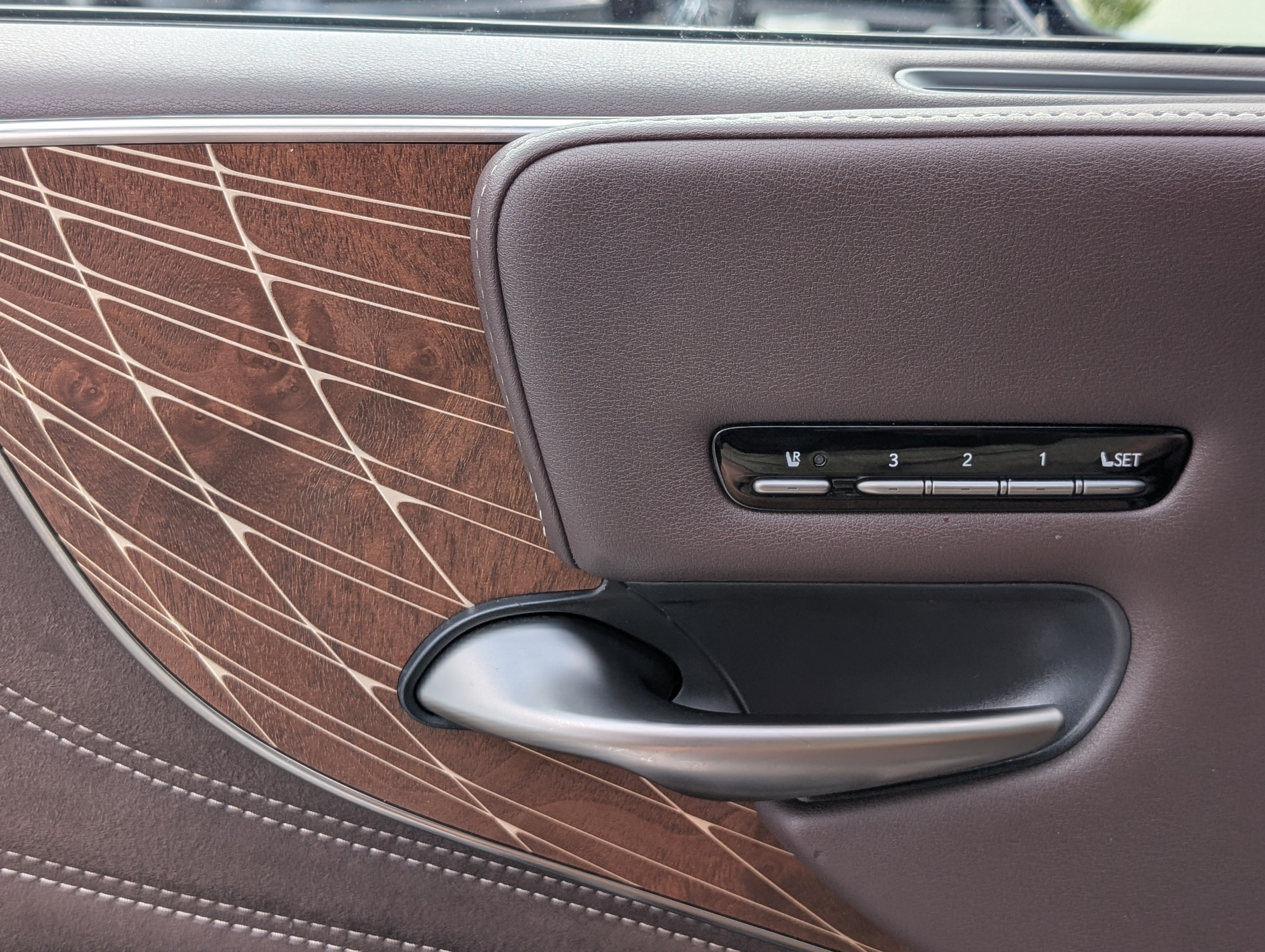 Used 2018 Lexus LS 500 AWD w/ Interior Upgrade Package image 21