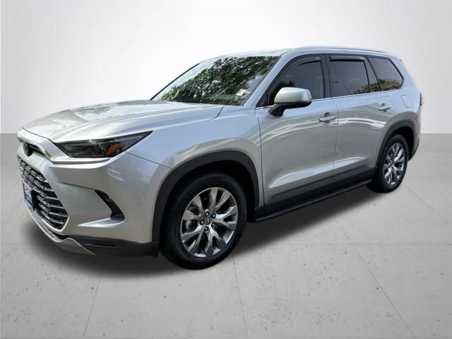 Used 2024 Toyota Grand Highlander AWD image 2