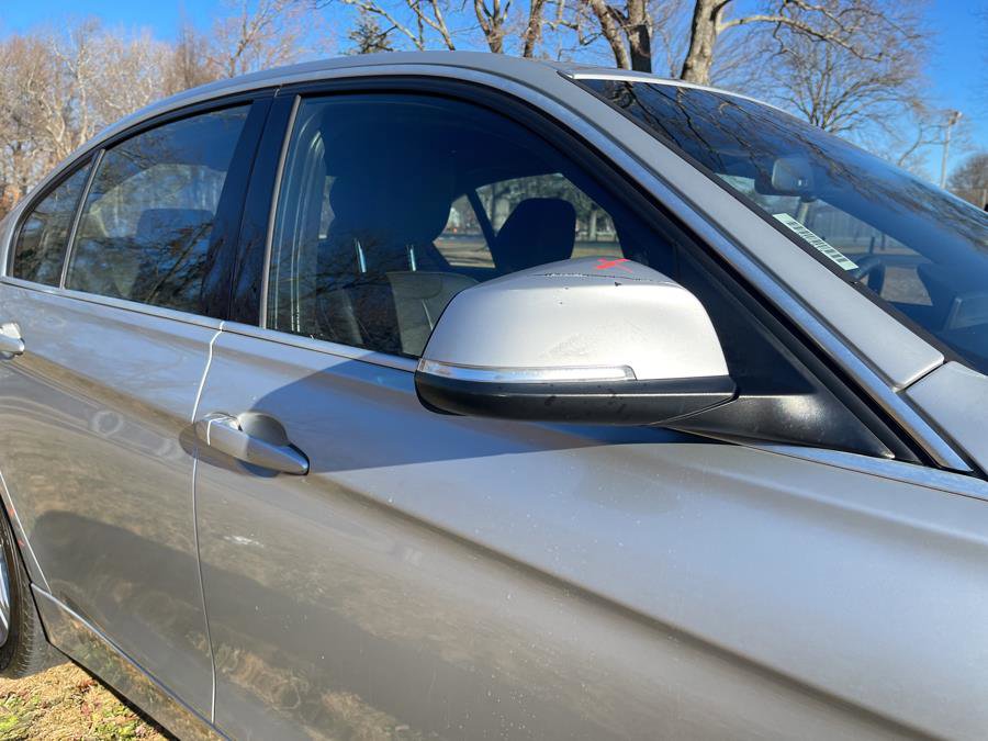 Used 2017 BMW 330e w/ Technology Package RWD image 4