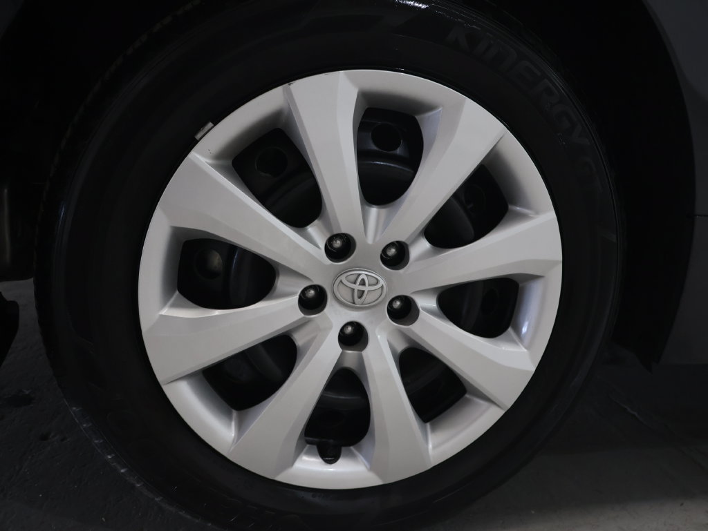 Used 2026 Toyota Corolla LE FWD image 31