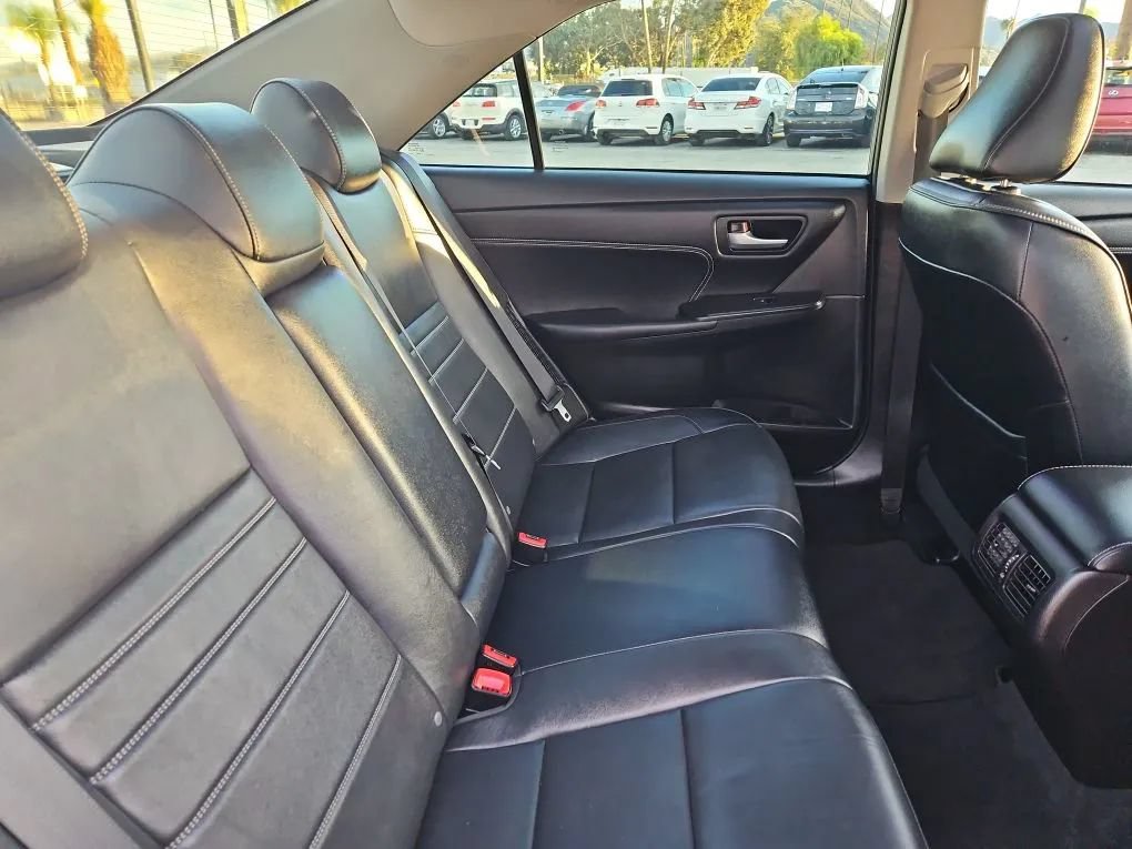 Used 2017 Toyota Camry XLE w/ Moonroof Package FWD image 18