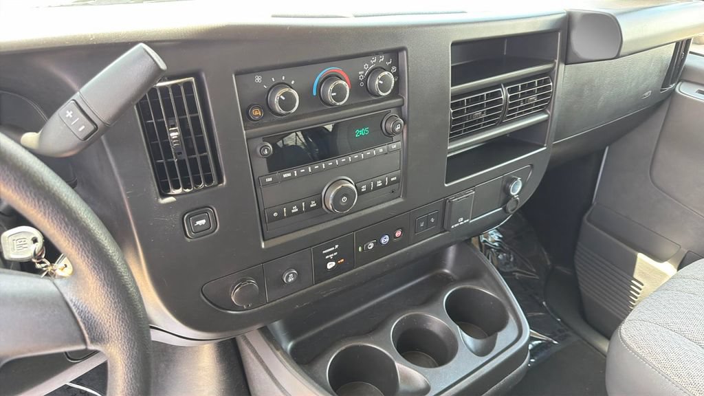 Certified 2025 Chevrolet Express 3500 LT w/ LT Preferred Equipment Group RWD image 22