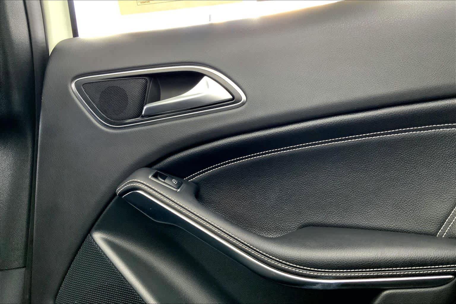 Used 2016 Mercedes-Benz GLA 250 4MATIC image 36
