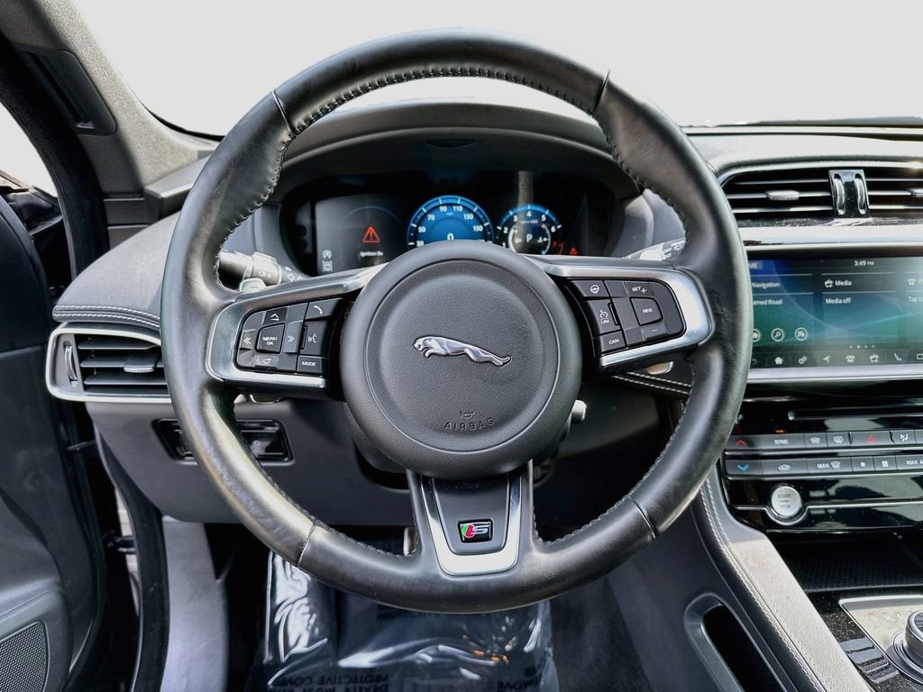 Used 2018 Jaguar F-PACE S AWD/4WD image 11