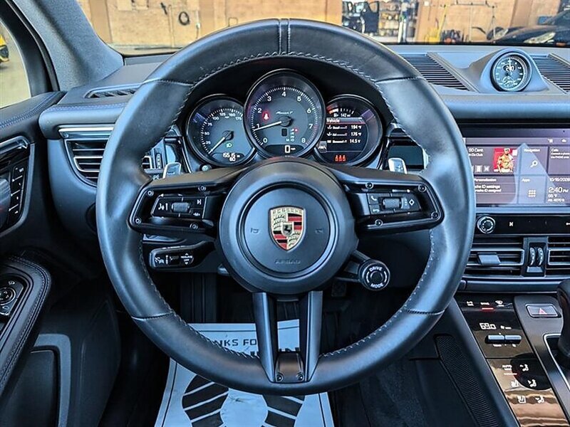 Used 2023 Porsche Macan Turbo AWD/4WD image 19