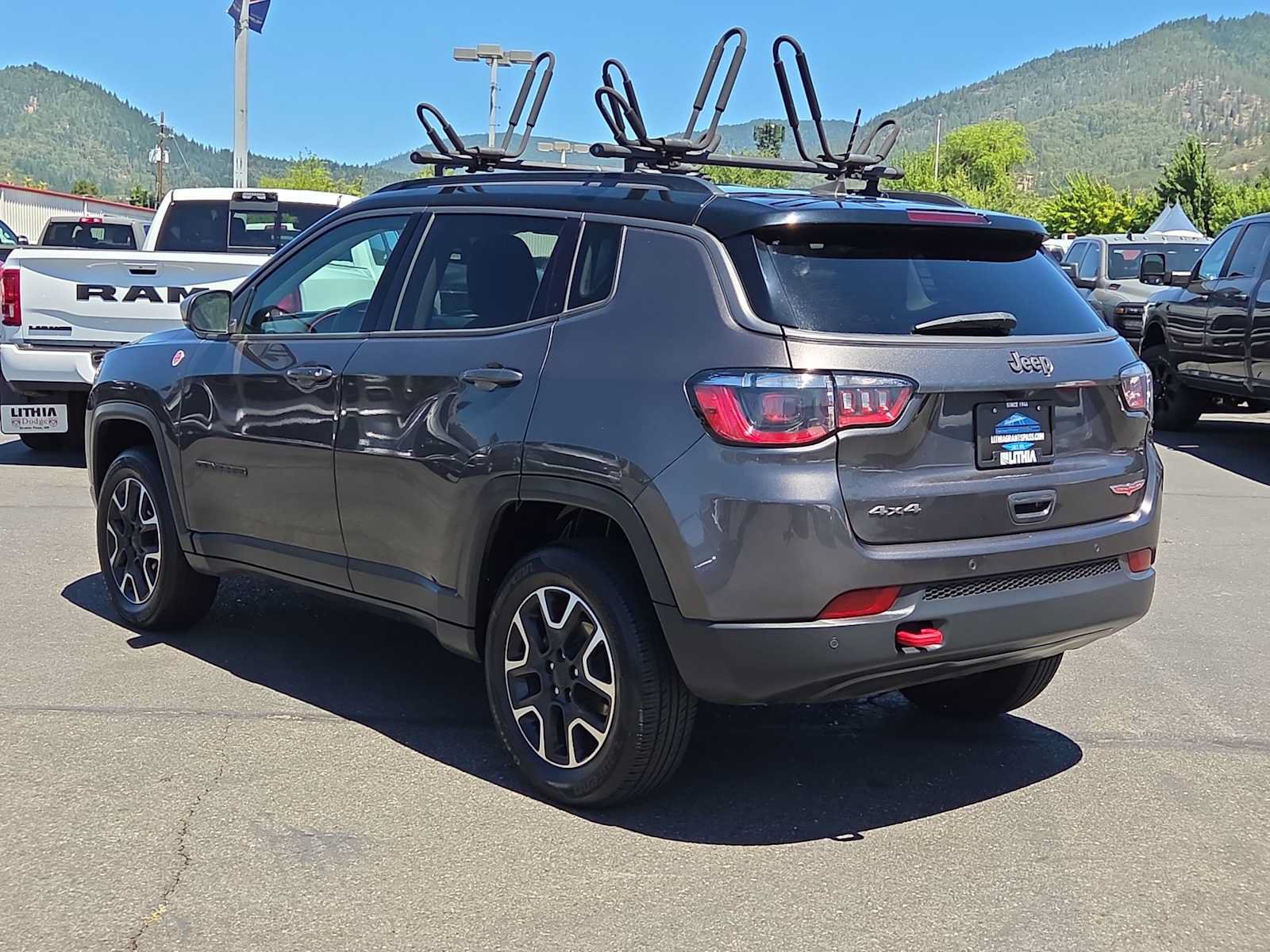 Used 2021 Jeep Compass Trailhawk AWD/4WD image 12
