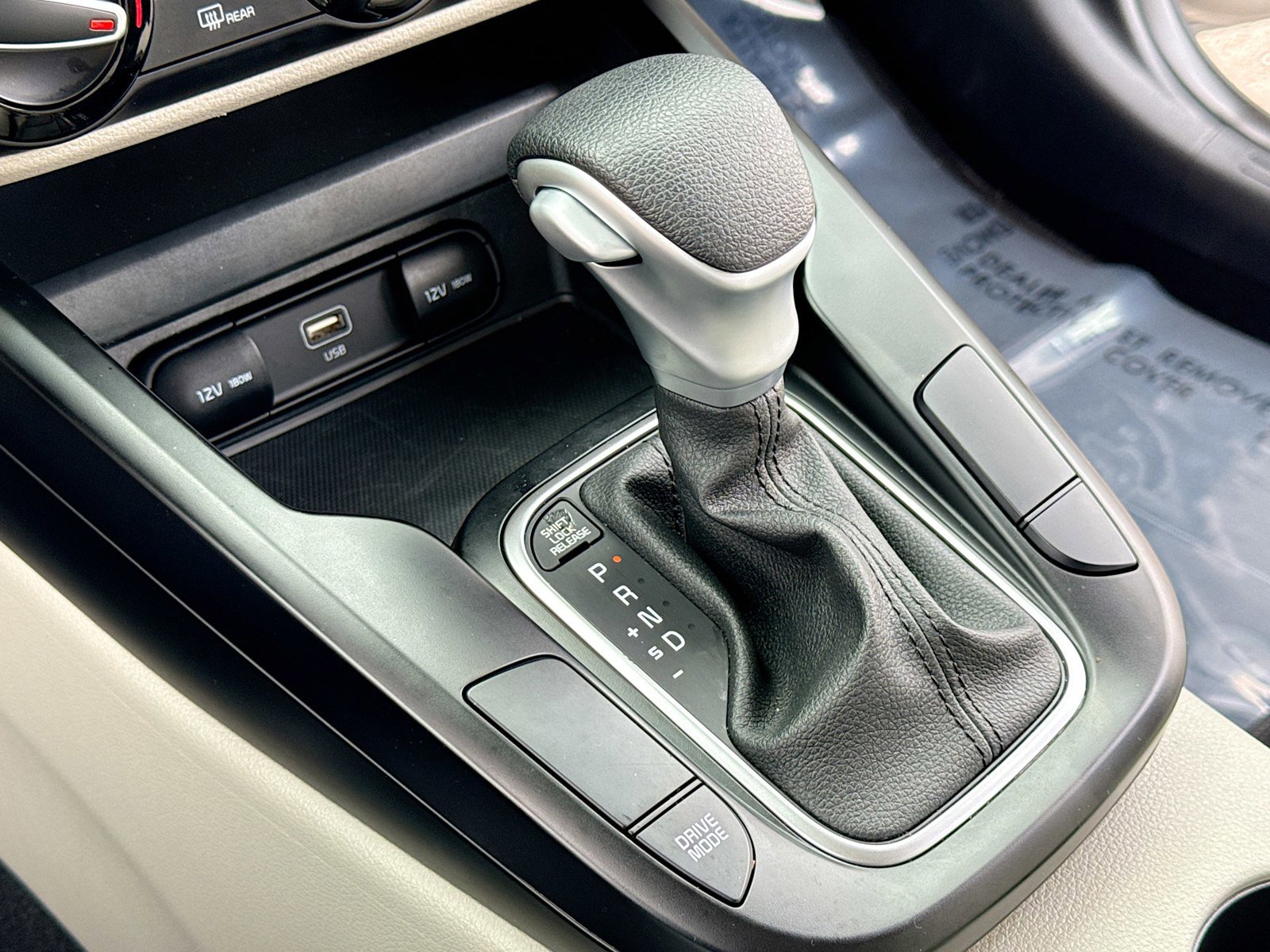 Used 2025 Kia Soul LX image 12