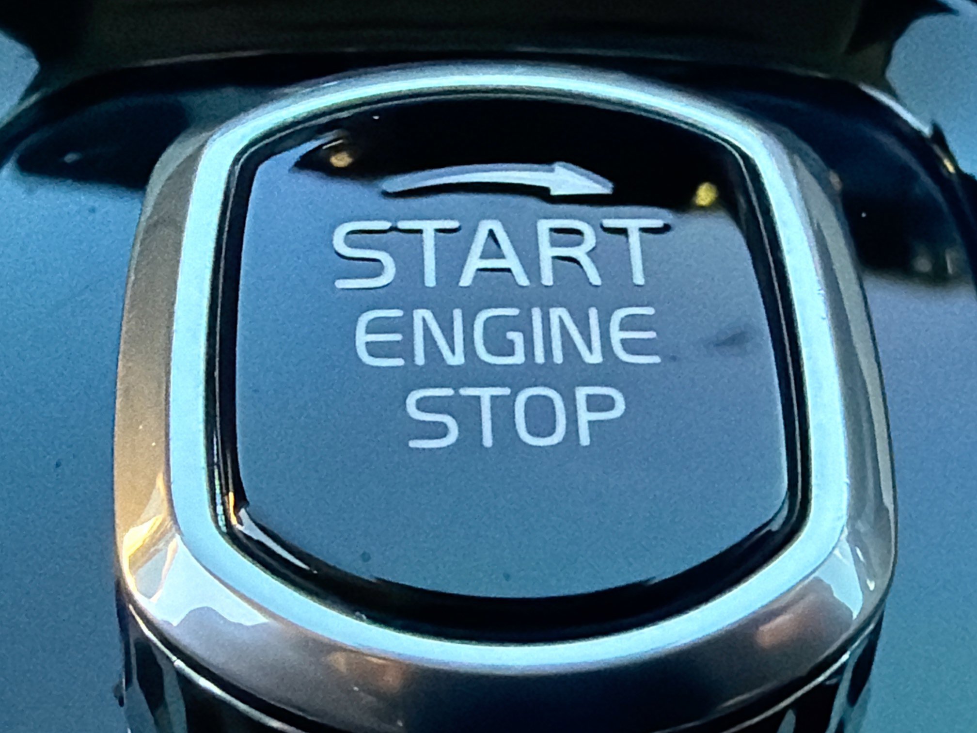 Used 2025 Volvo XC60 B5 Ultra w/ Climate Package image 36