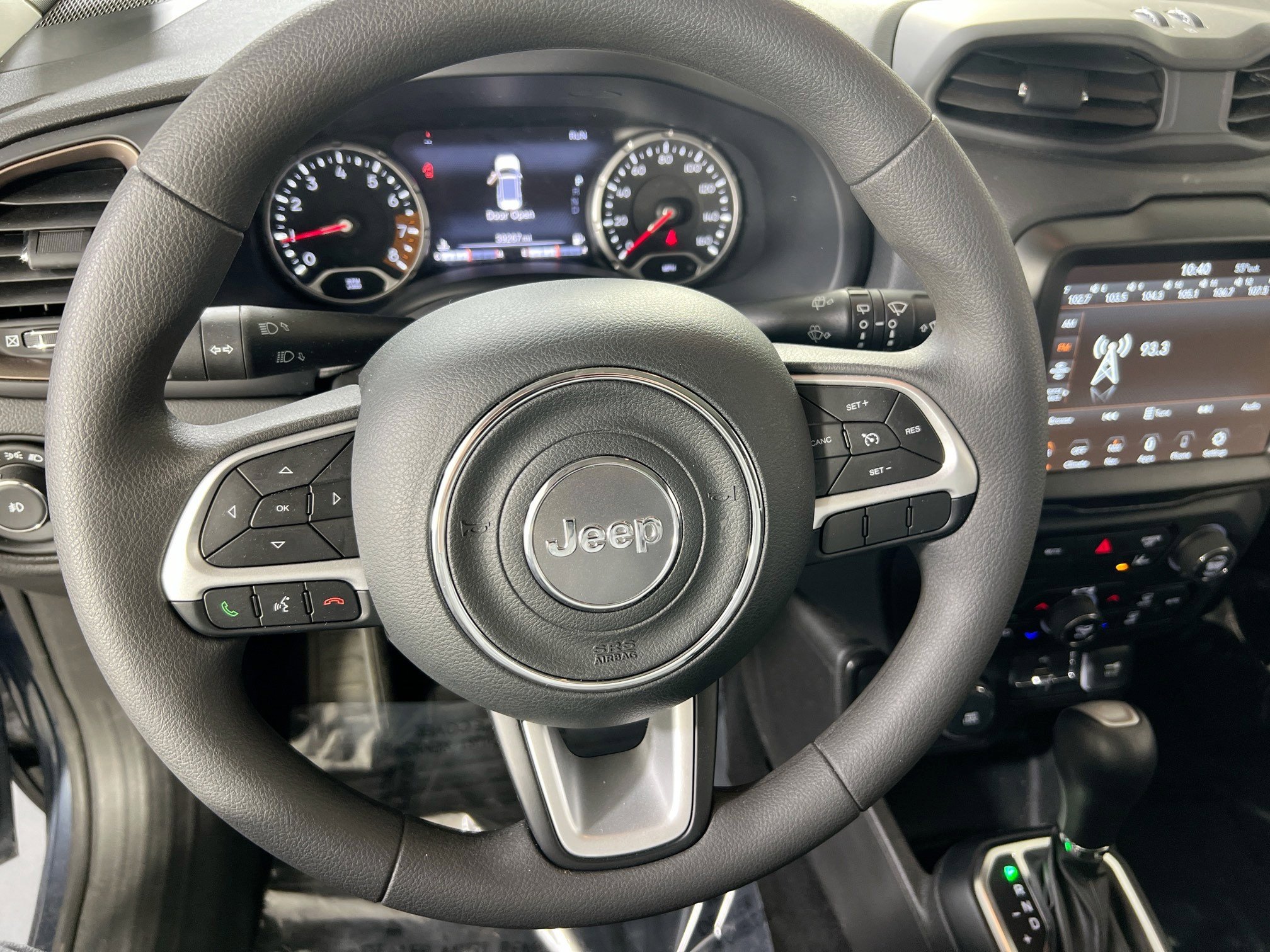 Used 2023 Jeep Renegade Latitude w/ Sun/Sound Group AWD/4WD image 11