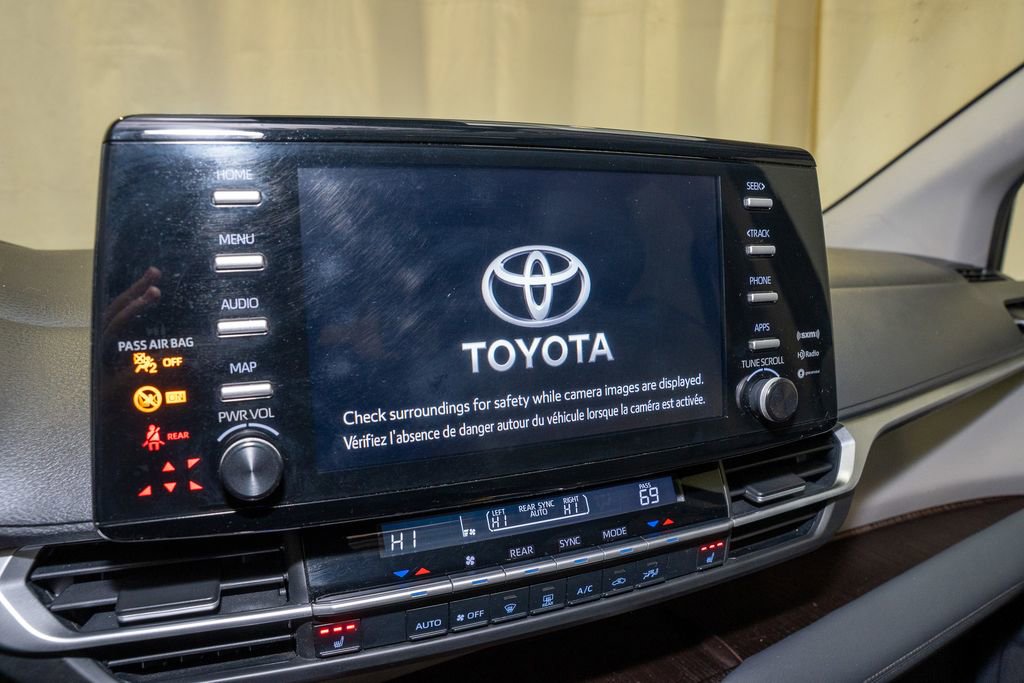 Used 2021 Toyota Sienna XLE image 13