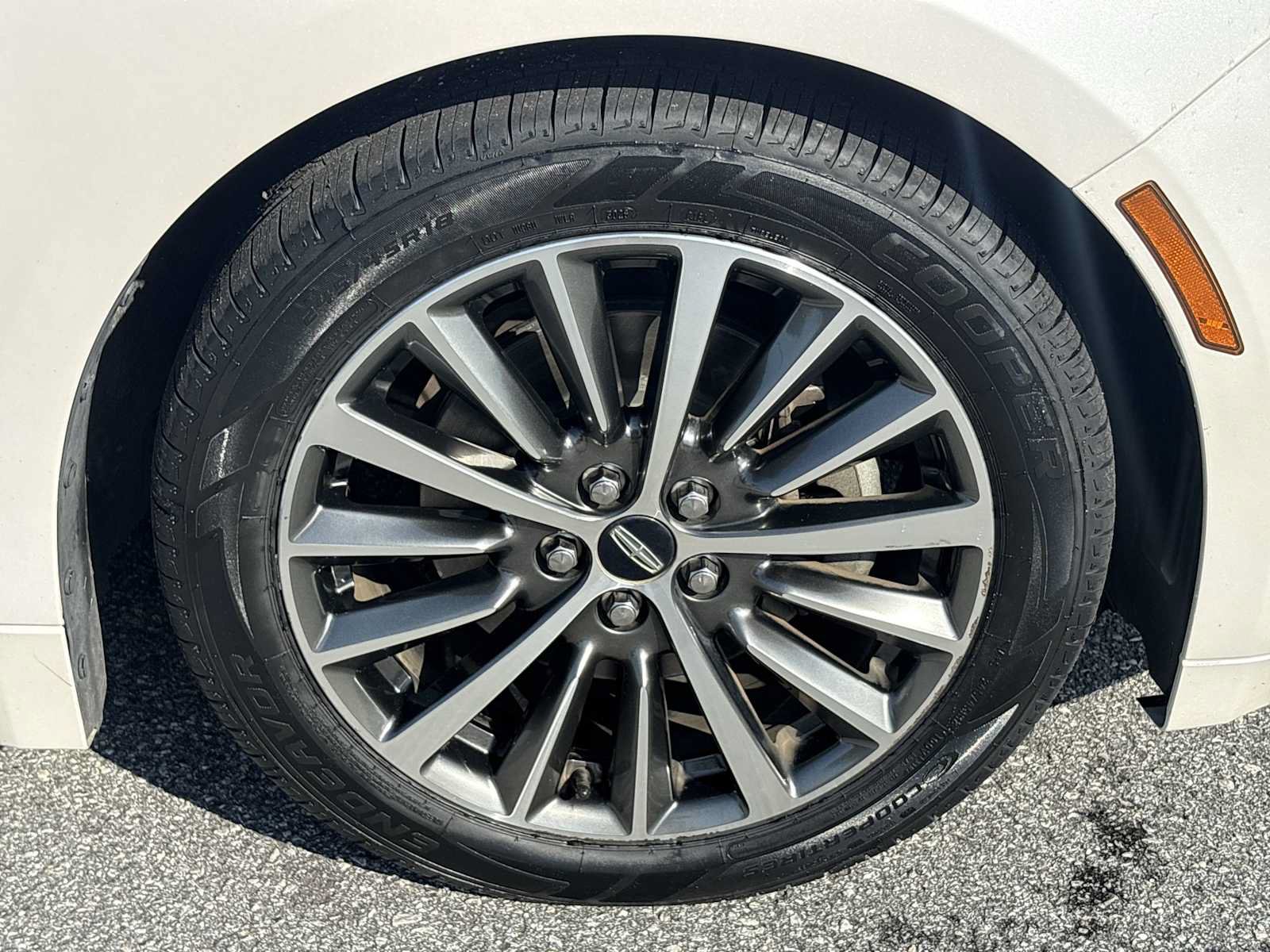Used 2019 Lincoln MKZ Premiere FWD image 31