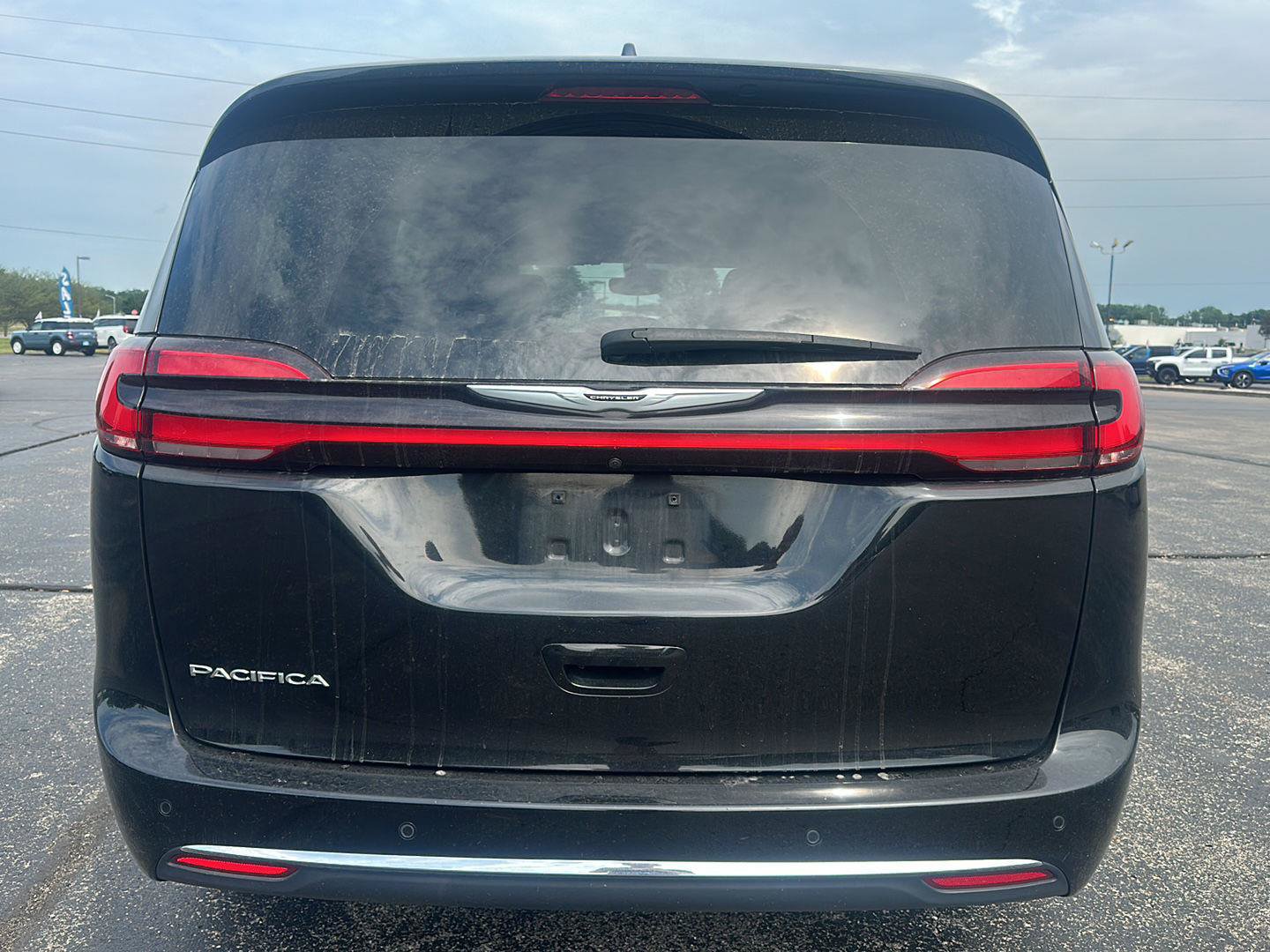 Used 2024 Chrysler Pacifica Touring-L FWD image 6