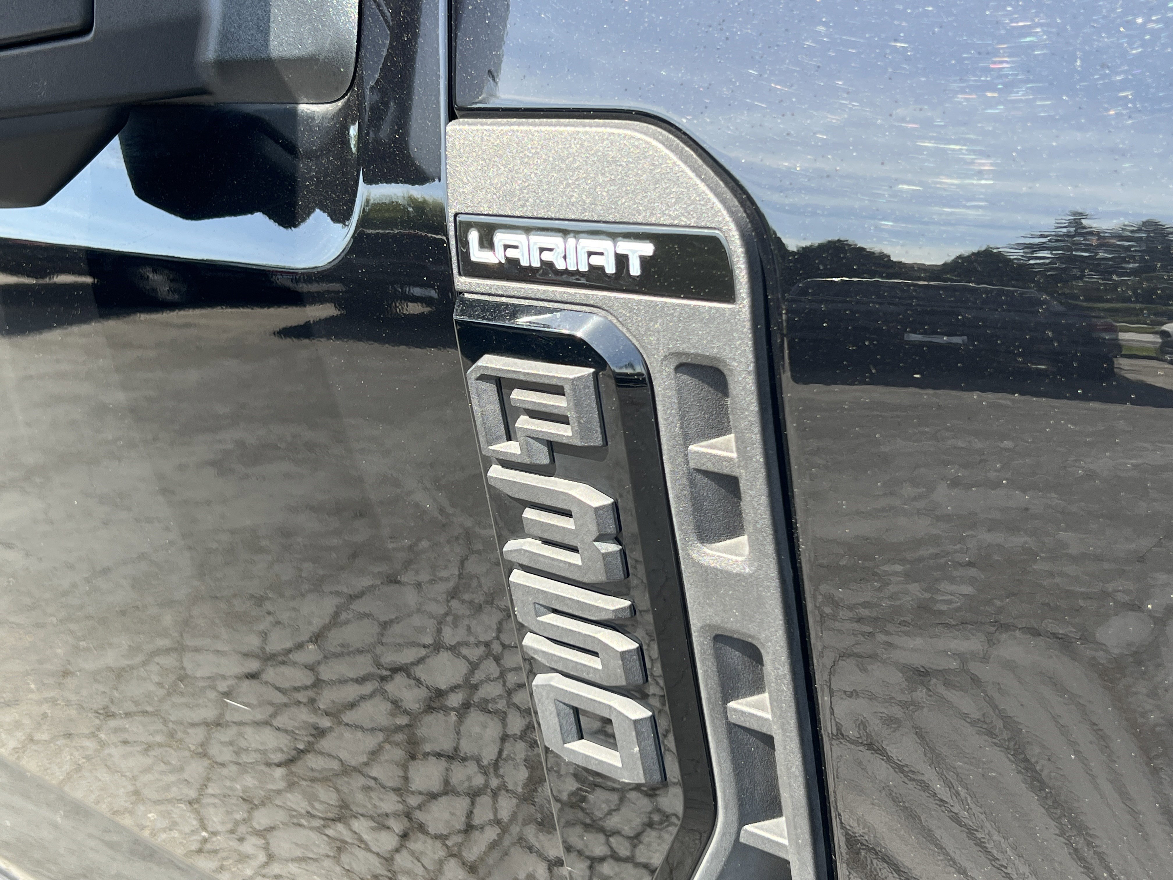 Used 2024 Ford F350 Lariat w/ Black Appearance Package AWD/4WD image 9