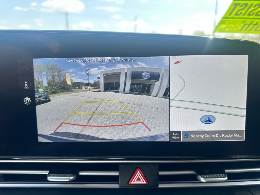 Used 2025 Hyundai Elantra SEL image 16