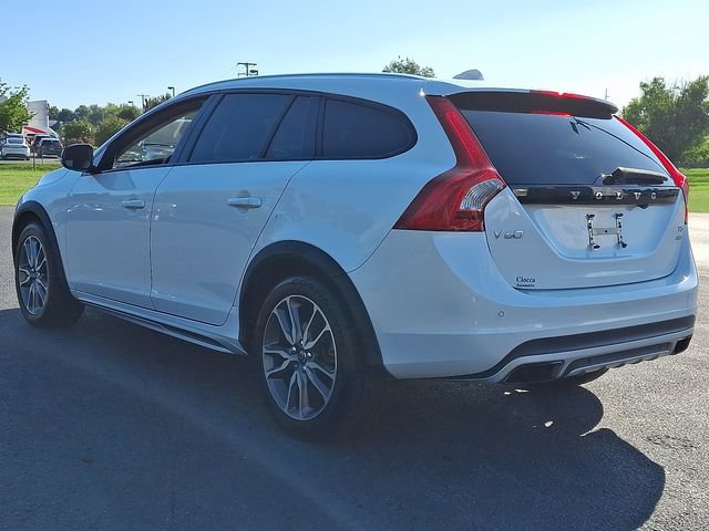 Used 2016 Volvo V60 T5 Cross Country Platinum AWD/4WD image 7