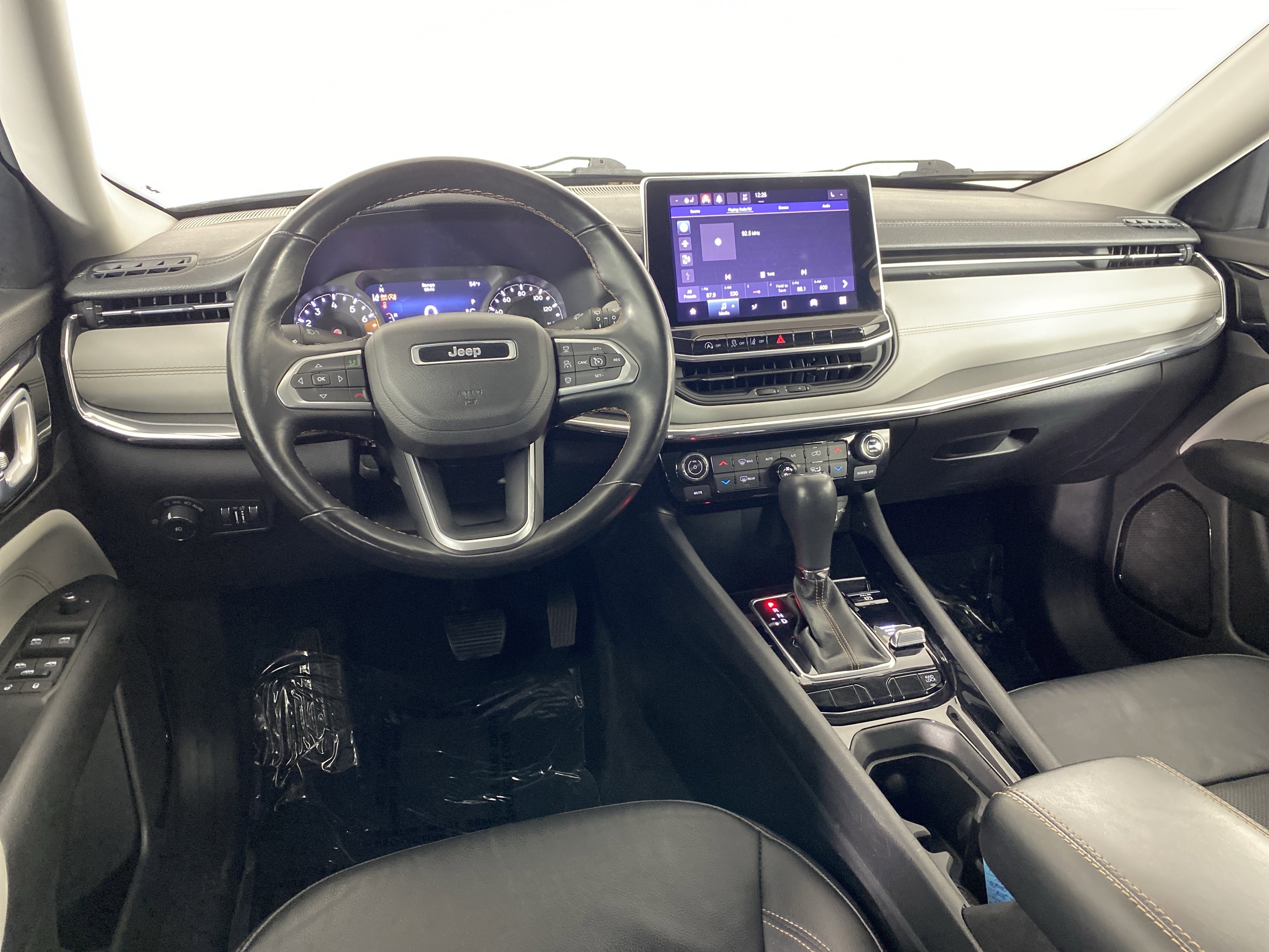 Used 2022 Jeep Compass Limited image 17