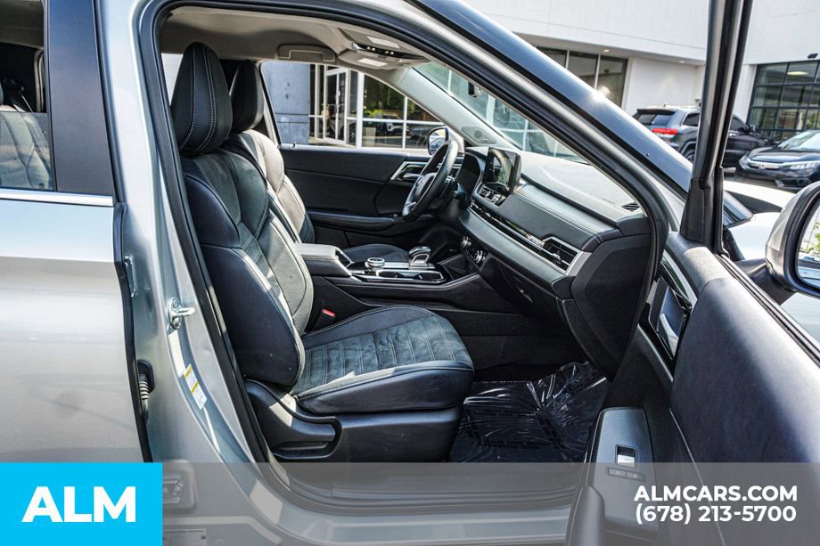 Used 2025 Mitsubishi Outlander SE FWD image 27