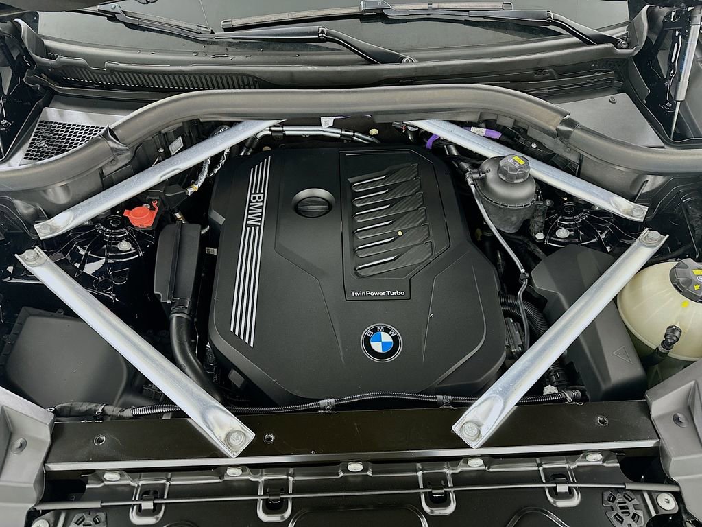 Used 2021 BMW X5 xDrive40i w/ M Sport Package image 31