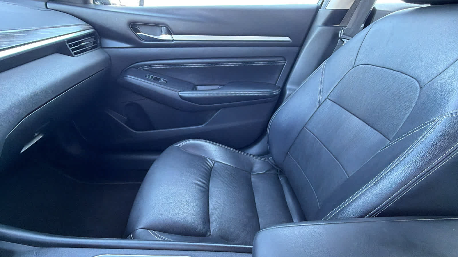 Used 2019 Nissan Altima 2.5 SL FWD image 12