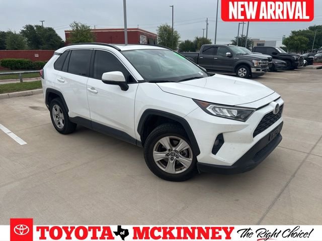 Used 2021 Toyota RAV4 XLE w/ Convenience Package FWD image 1