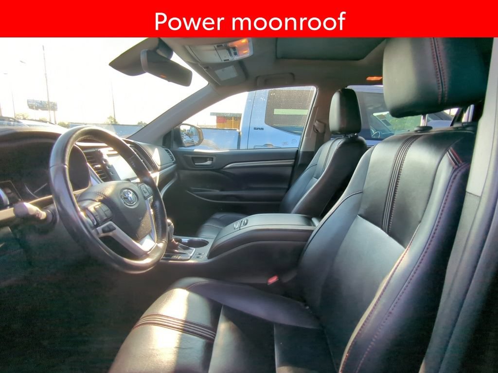 Used 2019 Toyota Highlander SE AWD/4WD image 6
