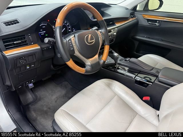 Used 2013 Lexus ES 300h w/ Luxury Pkg image 11
