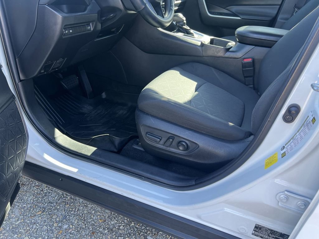 Used 2021 Toyota RAV4 XLE image 12