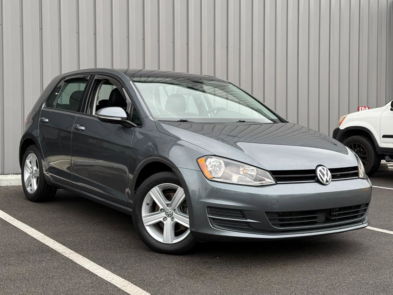 Used 2017 Volkswagen Golf Wolfsburg Edition FWD image 3
