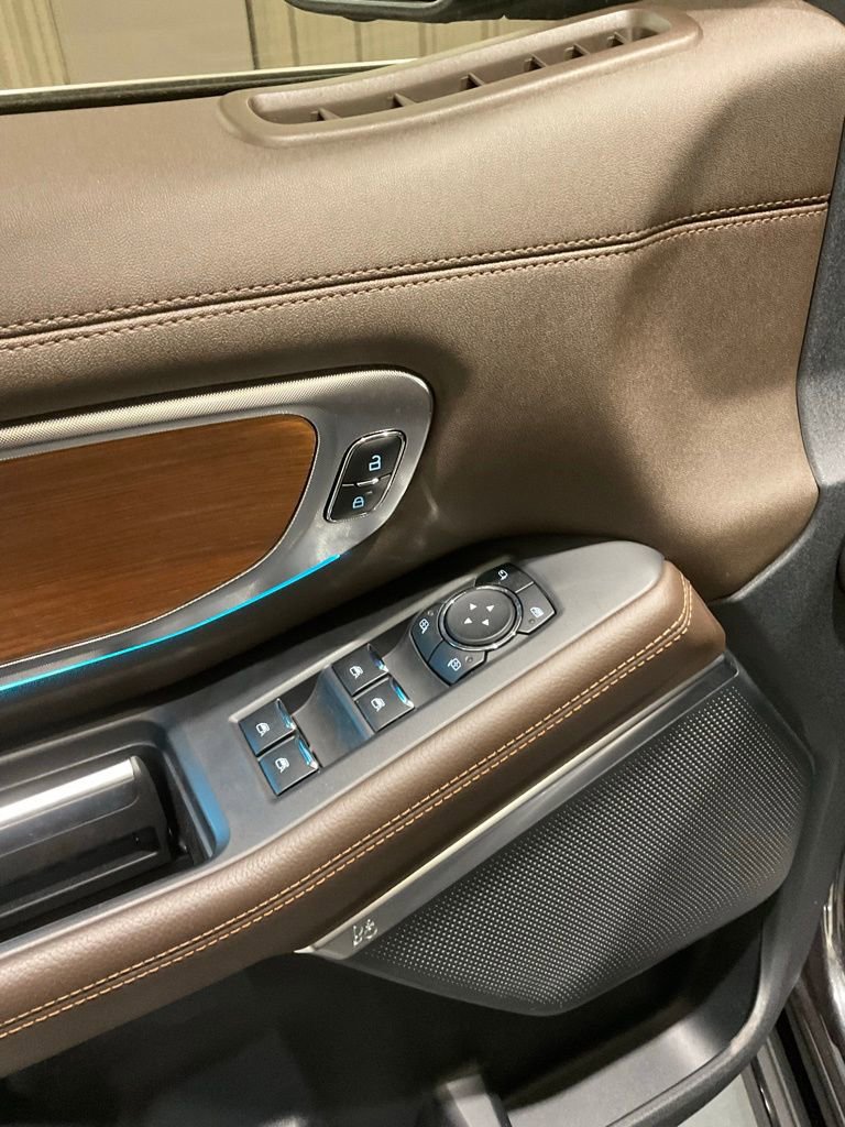 Used 2025 Ford Expedition King Ranch image 7