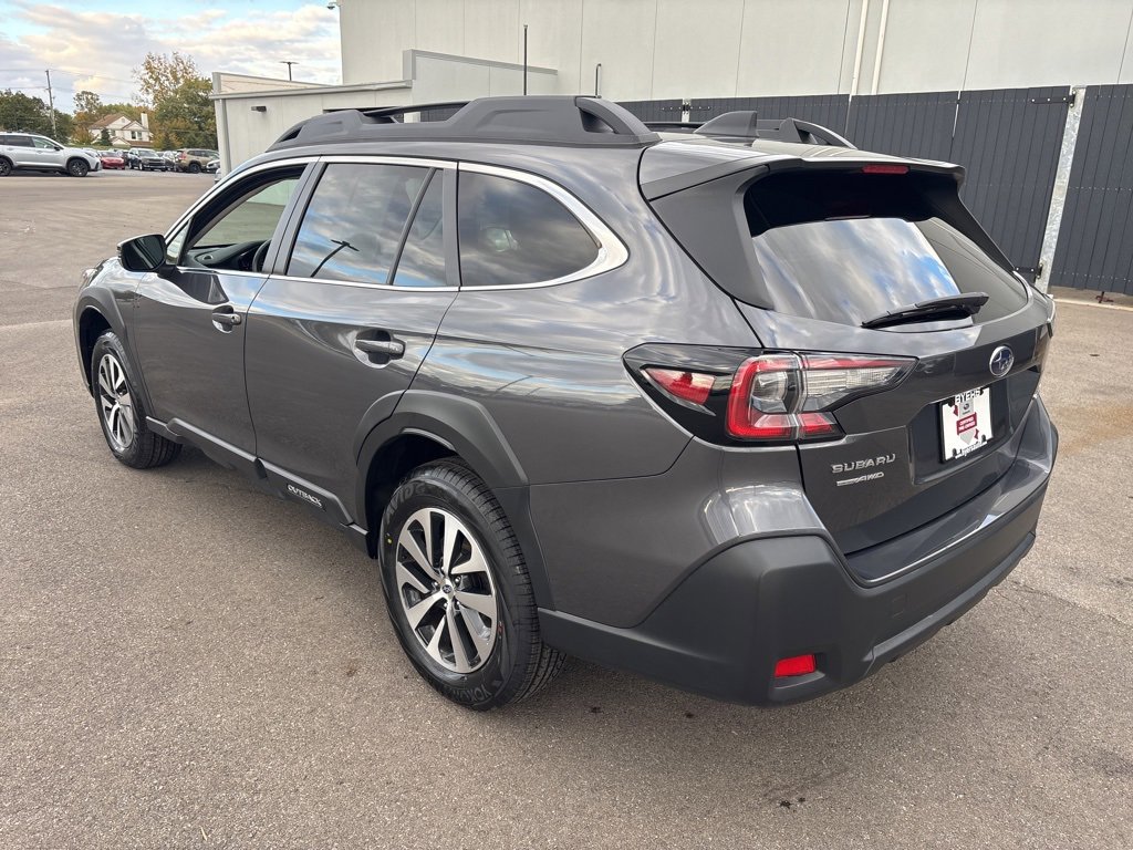 Certified 2023 Subaru Outback Premium image 5