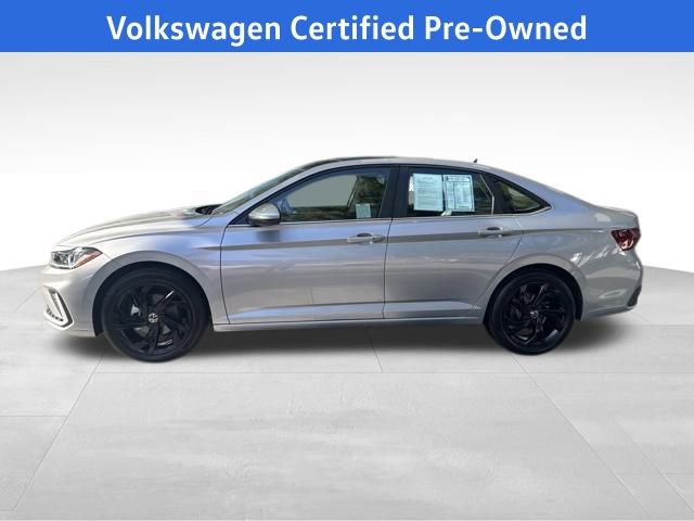 Certified 2025 Volkswagen Jetta SE w/ Sunroof Package video 2