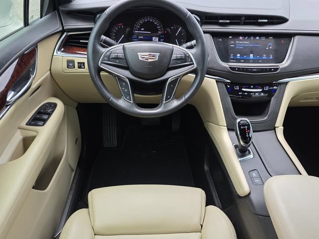 Used 2017 Cadillac XT5 Premium Luxury FWD image 12