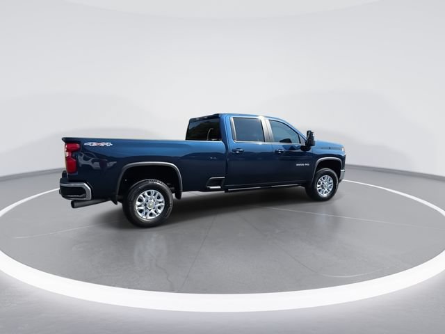 Used 2023 Chevrolet Silverado 3500 LT w/ Convenience Package AWD/4WD image 2