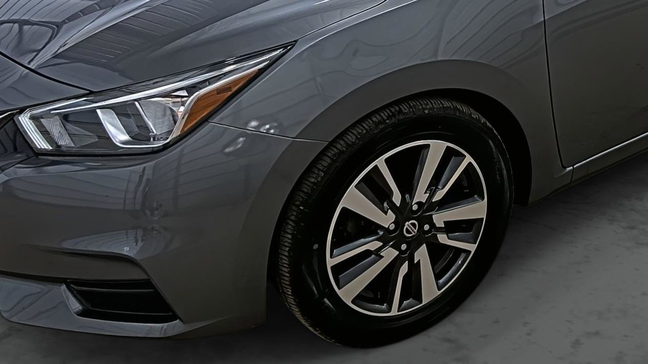 Used 2022 Nissan Versa SV image 7