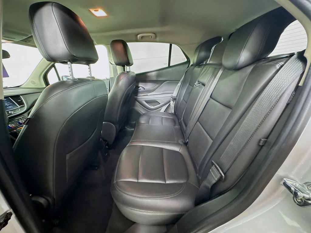 Used 2020 Buick Encore Essence FWD image 27