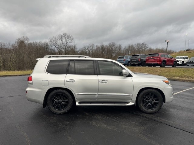 Used 2015 Lexus LX 570 4WD image 2